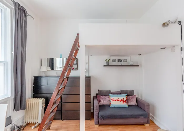 Central Spacious Studio Near Kensington Gardens
